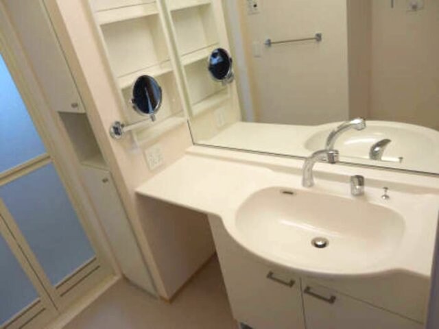 物件内観写真5　(A棟102 洗髪洗面化粧台)