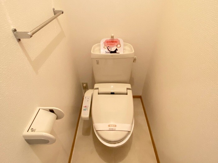 物件内観写真6　(温水洗浄暖房便座)