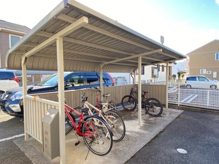 物件内観写真14　(駐輪場)