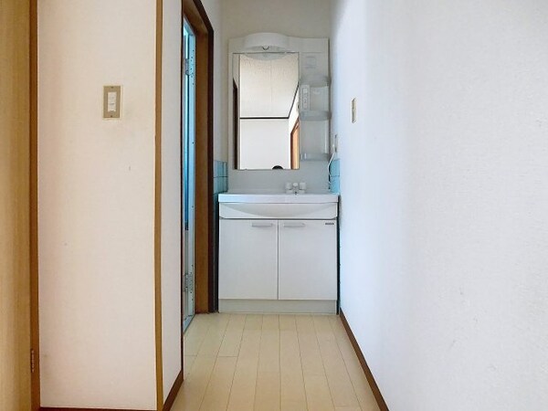 洗面・脱衣所(2025年4月撮影※現況を優先致します。)