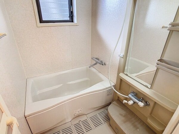 浴室(現況と異なる場合は現況を優先します。（2025年1月撮影）)