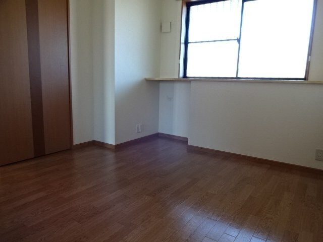 物件内観写真8　(洋室)