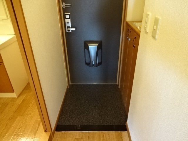 物件内観写真14　(玄関)