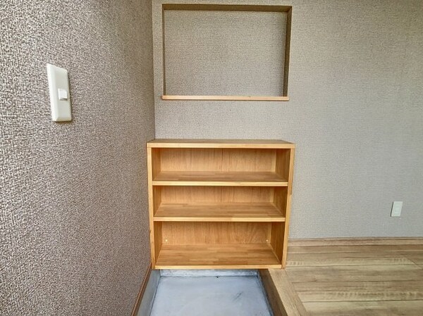 玄関(現況を優先します。（撮影時期：2024年4月）)