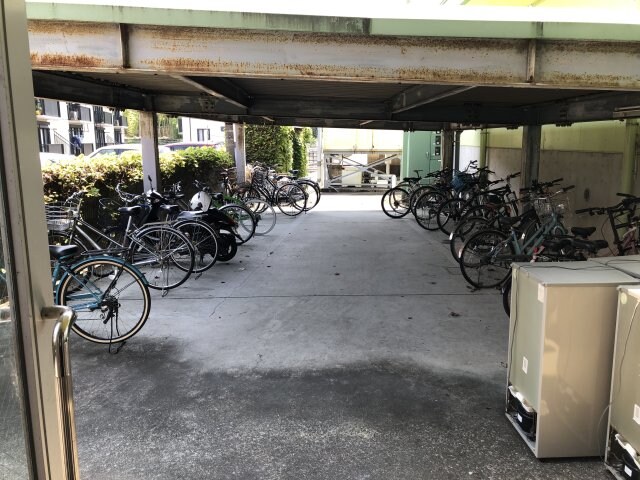 物件内観写真3　(現況を優先します。（撮影時期：2021年6月）)