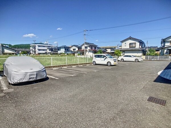 駐車場(2024年8月撮影)