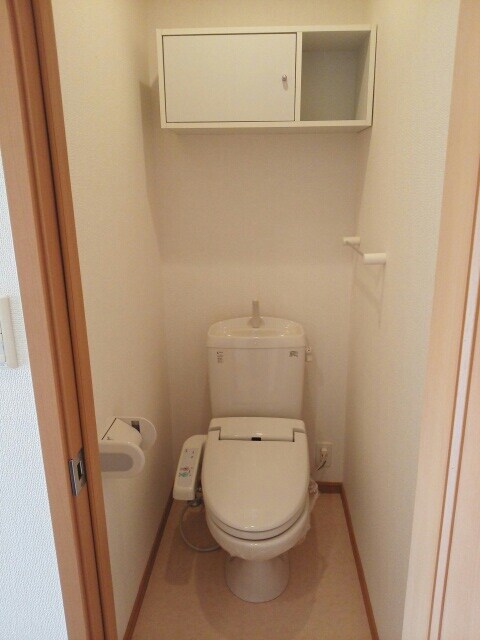 物件内観写真5　(トイレ)