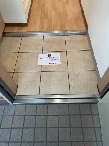 物件内観写真2　(同タイプ間取り別室の写真です（106）。現況を優先します。)