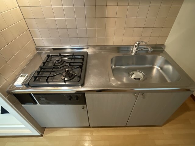 物件内観写真6　(同タイプ間取り別室の写真です（106）。現況を優先します。)