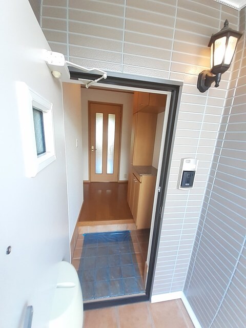 物件内観写真13　(玄関)