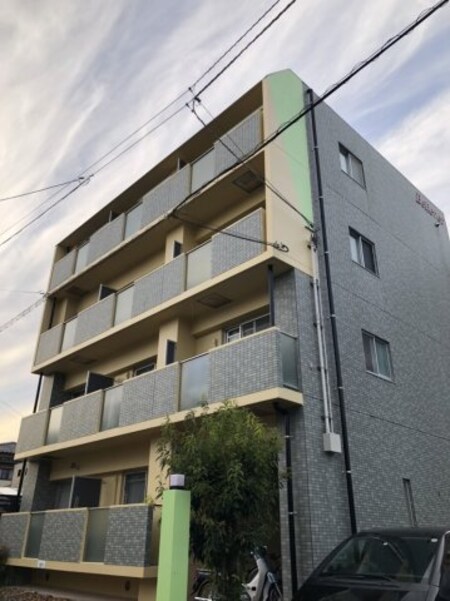ビリーバー外観写真