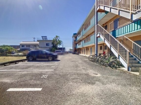 物件外観写真2　(現況と異なる場合は現況を優先します。)