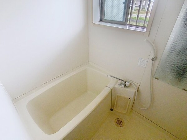 浴室(2025年6月撮影※現況を優先致します。)