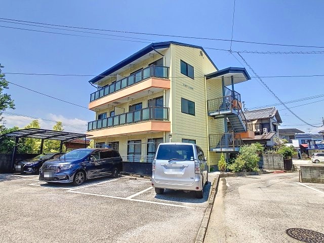 物件外観写真1　(現況を優先します。（撮影時期：2024年8月）)