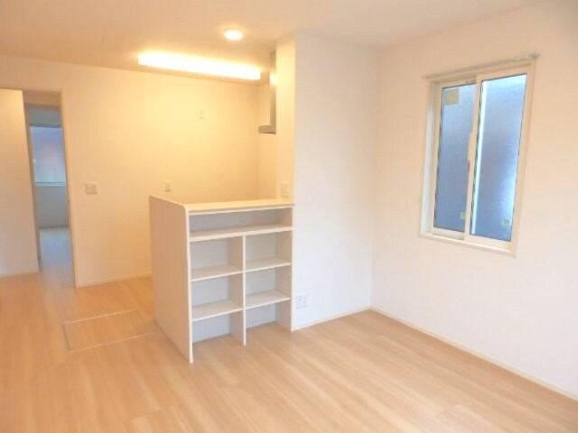 物件内観写真3　(LDK10.7帖)