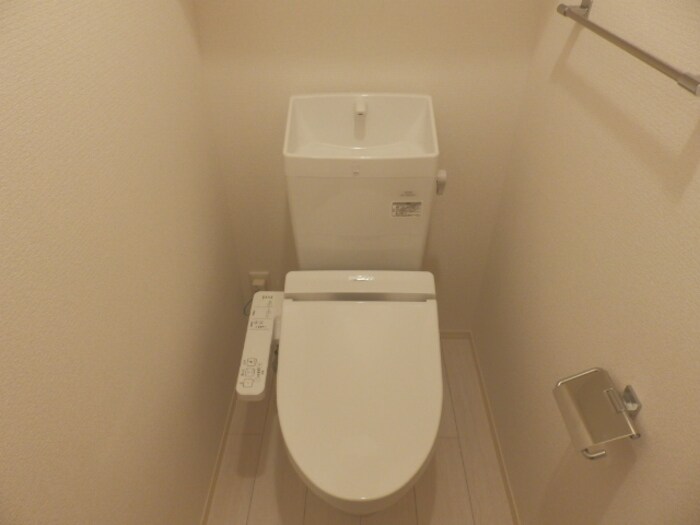 物件内観写真6　(温水洗浄暖房便座)