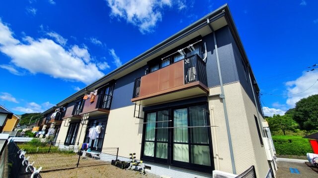 物件外観写真1　(現況と異なる場合は現況を優先します。)