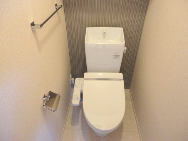 物件内観写真6　(温水洗浄暖房便座)