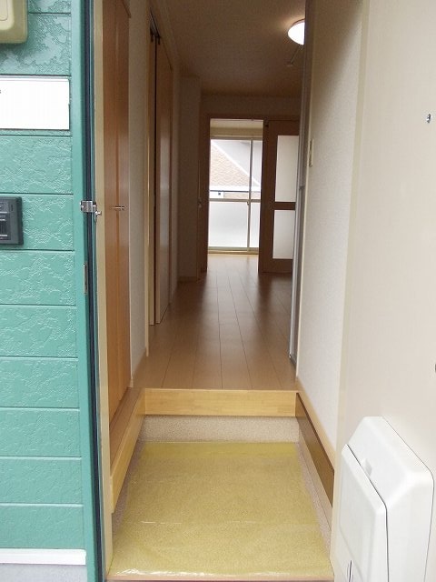 物件内観写真8　(玄関)