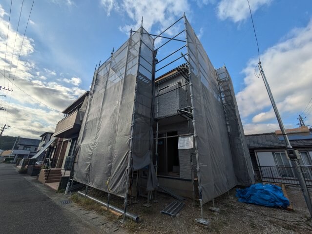 物件外観写真1　(現況と異なる場合は現況を優先します。)