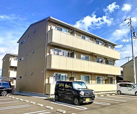 ひまわりⅡ A棟外観写真