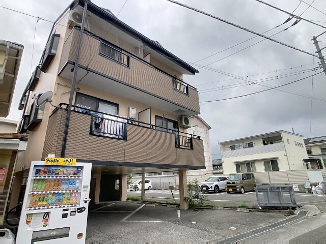 物件外観写真1　(現況と異なる場合は現況を優先します。)