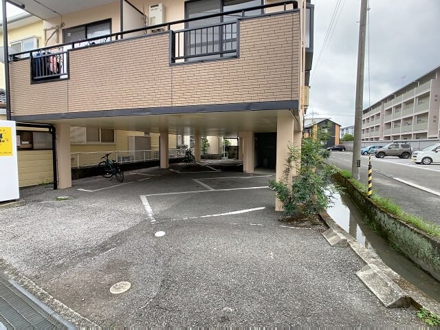 物件外観写真2　(現況と異なる場合は現況を優先します。)