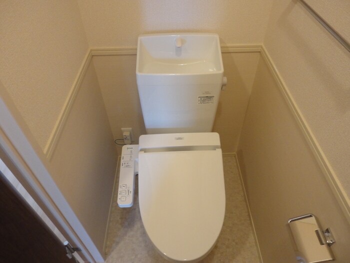 物件内観写真5　(トイレ)