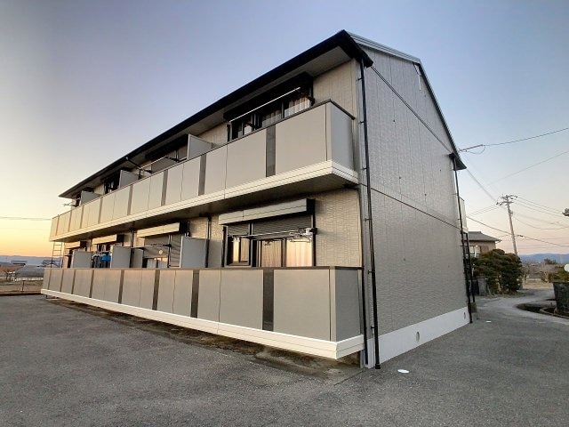 物件外観写真1　(現況と異なる場合は現況を優先します。)