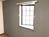 物件内観写真17　(出窓)