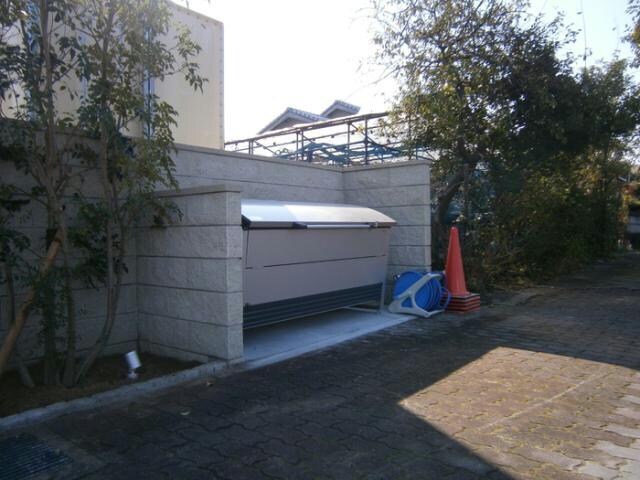 物件外観写真6　(ゴミ置き場)