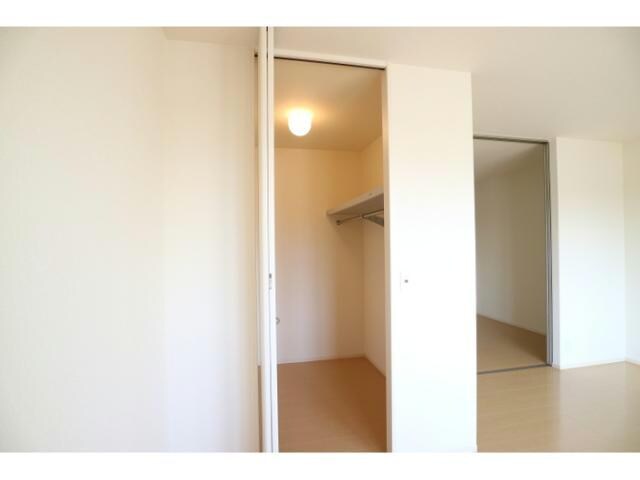物件内観写真9　(ウォークインクローゼット)