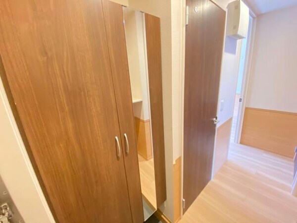 玄関回り(同型モデル)