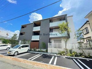 シャーメゾンローツェ国府外観写真