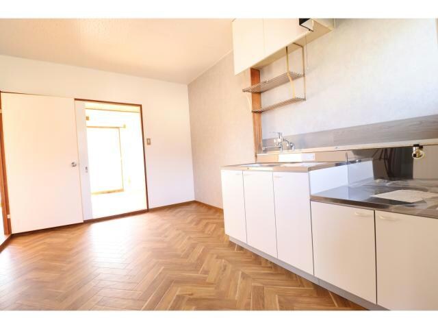 メゾン丸山A棟のリビングダイニング