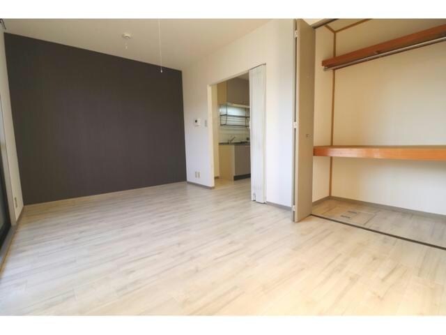 物件内観写真5　(別部屋写真、現状優先)