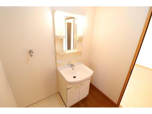 物件内観写真7　(別部屋写真。現状優先)