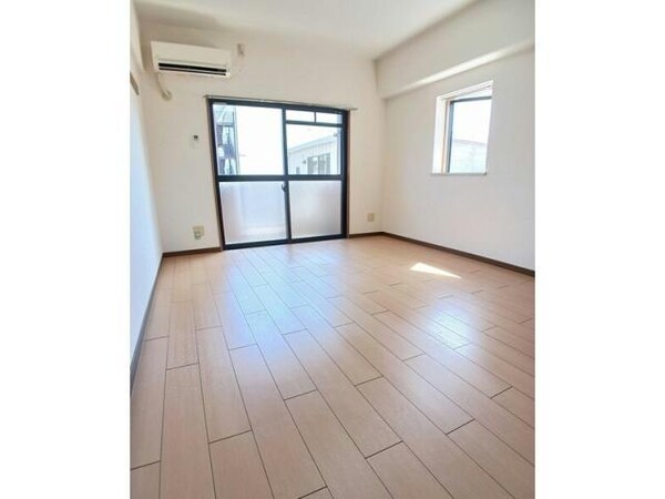 リビングダイニング