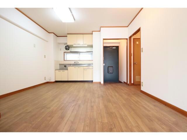 ハイネス佐藤のリビングダイニング