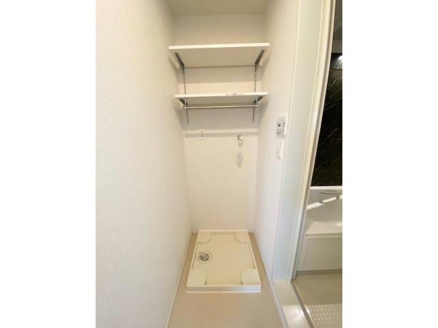 物件内観写真10　(洗濯機置き場)