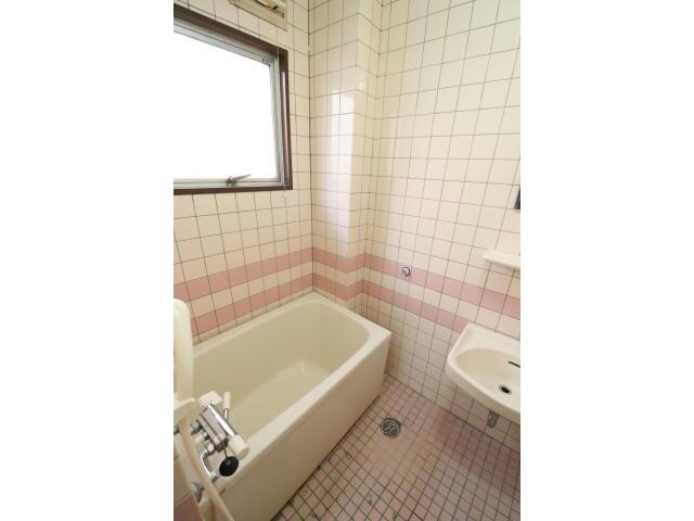 物件内観写真12　(窓があり換気できます)