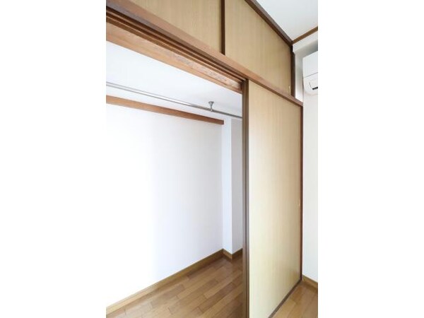 収納(ポールがあるので使いやすい)