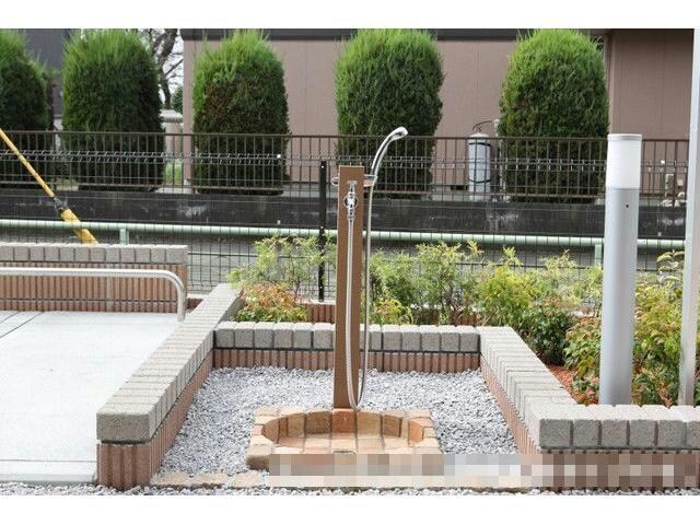 物件外観写真4　(お散歩・おでかけ後の足洗い場完備★)