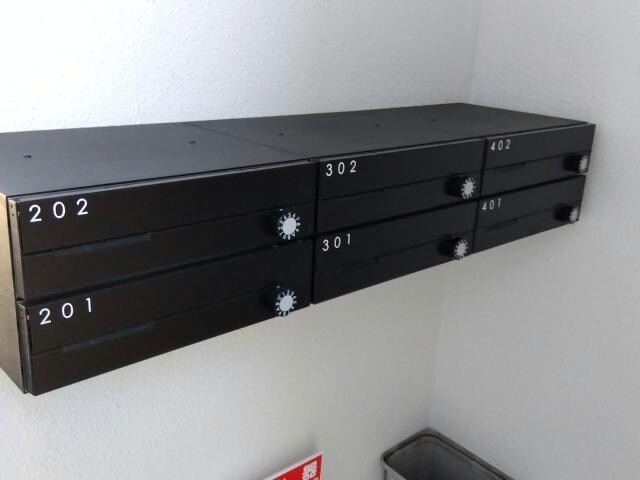 物件外観写真2　(集合ポスト)