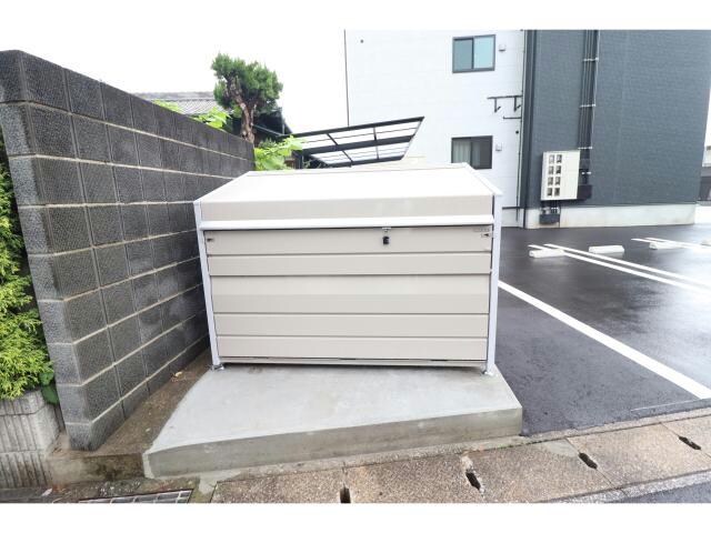 物件外観写真4　(ゴミ置き場)
