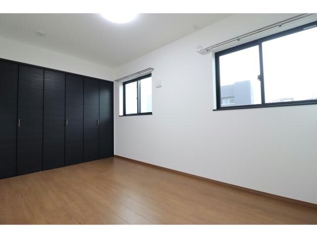 物件内観写真14　(6.2帖の洋室)