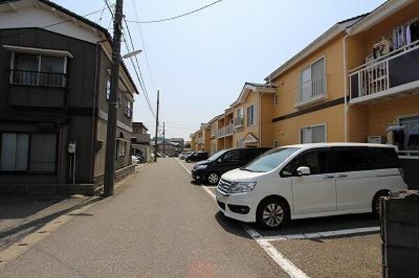 駐車場・駐輪場