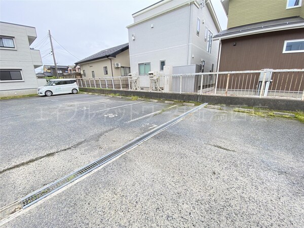 駐車場・駐輪場