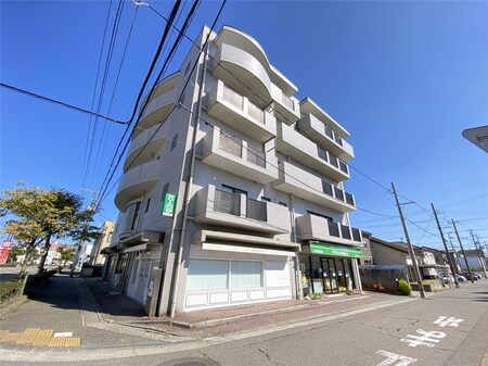 プロローグ青山外観写真