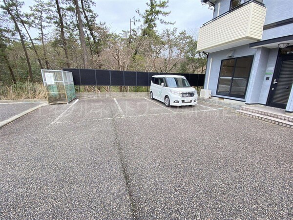 駐車場・駐輪場